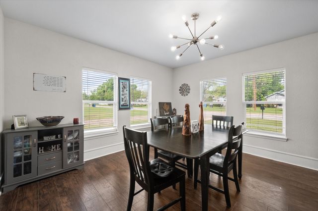 2215 W Park Row Boulevard, Corsicana, TX 75110