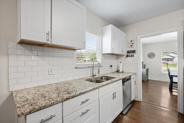 2215 W Park Row Boulevard, Corsicana, TX 75110