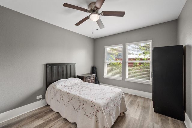 2215 W Park Row Boulevard, Corsicana, TX 75110