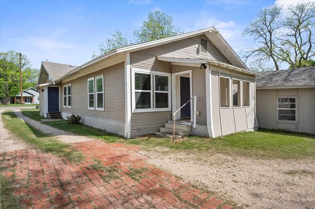 2215 W Park Row Boulevard, Corsicana, TX 75110