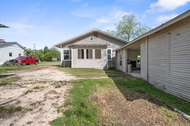 2215 W Park Row Boulevard, Corsicana, TX 75110