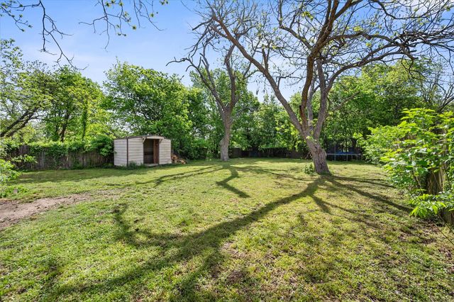 2215 W Park Row Boulevard, Corsicana, TX 75110