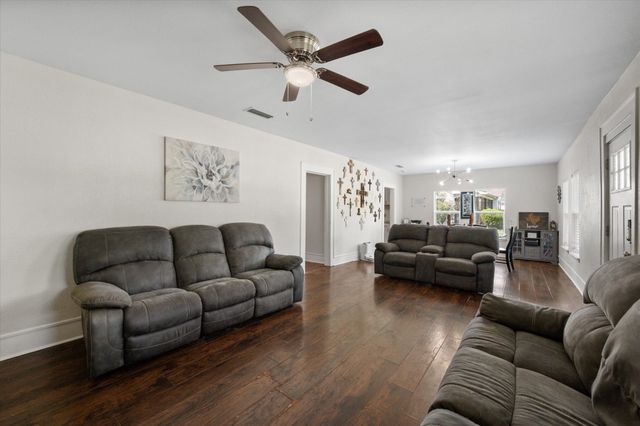 2215 W Park Row Boulevard, Corsicana, TX 75110