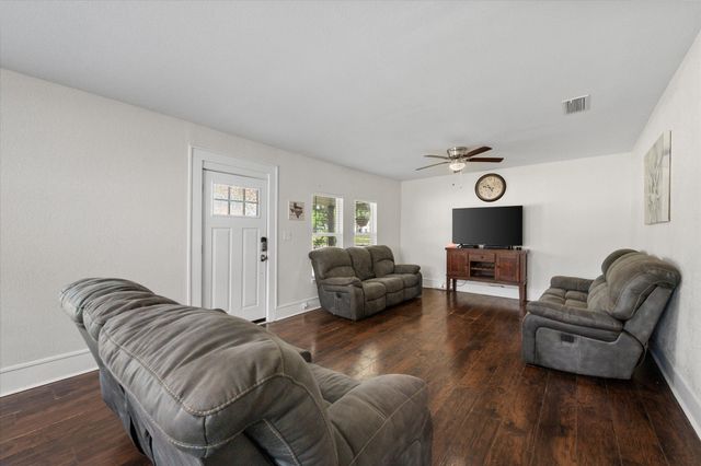 2215 W Park Row Boulevard, Corsicana, TX 75110