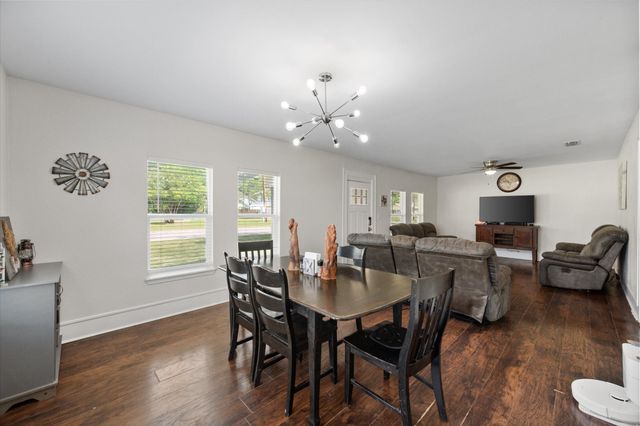 2215 W Park Row Boulevard, Corsicana, TX 75110