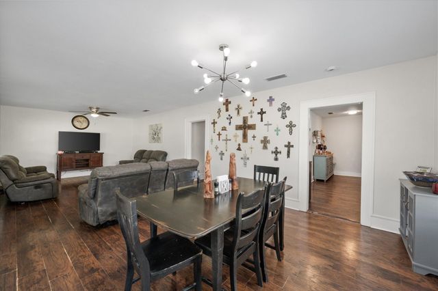 2215 W Park Row Boulevard, Corsicana, TX 75110