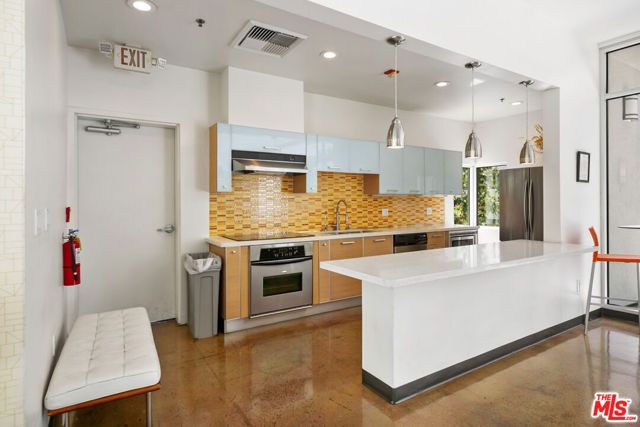 645 W 9th Street 237, Los Angeles, CA 90015