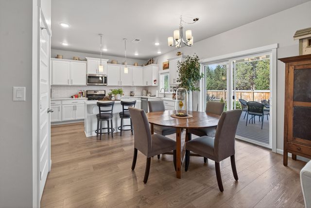 16512 Pine Creek Drive, La Pine, OR 97739