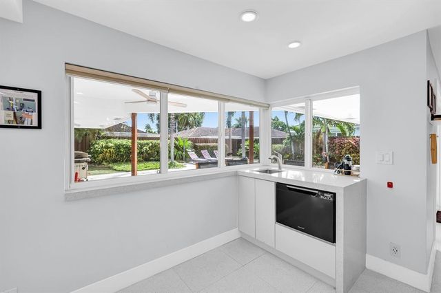 4710 NE 27th Avenue, Fort Lauderdale, FL 33308