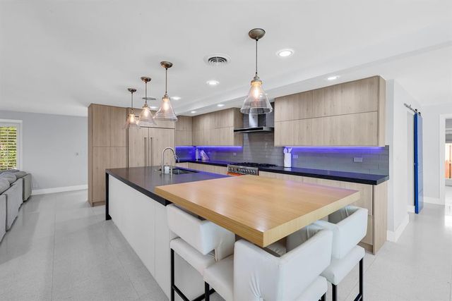 4710 NE 27th Avenue, Fort Lauderdale, FL 33308