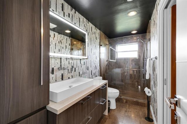 4710 NE 27th Avenue, Fort Lauderdale, FL 33308