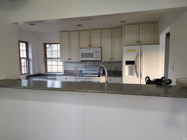 1452 Bonnie View Drive, Evansville, IN 47715