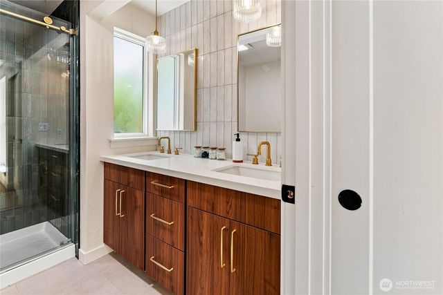 11707 SE 65th Street, Bellevue, WA 98006