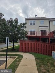 1732 STUART POINTE LN, Herndon, VA 20170
