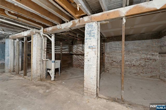 48 Seymour Avenue, Newark, NJ 07108