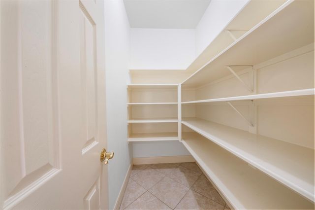 6526 Pinewood Trace Lane, Houston, TX 77041