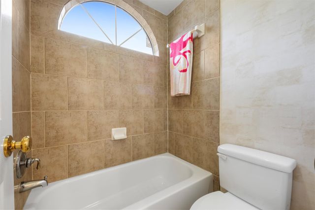 6526 Pinewood Trace Lane, Houston, TX 77041