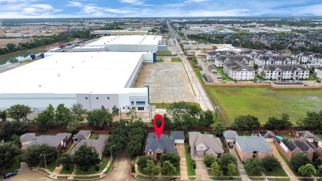 6526 Pinewood Trace Lane, Houston, TX 77041