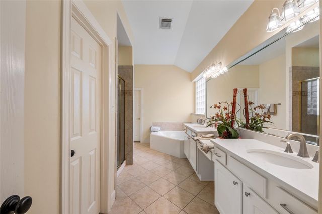 6526 Pinewood Trace Lane, Houston, TX 77041