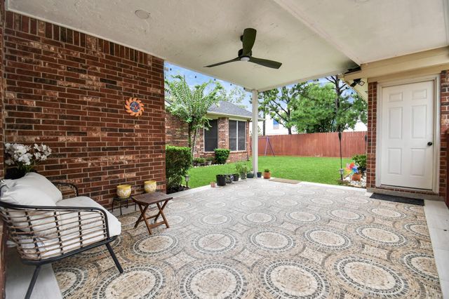 6526 Pinewood Trace Lane, Houston, TX 77041