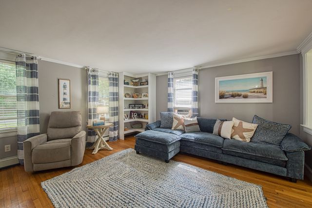 30 Edgewood Ln, Marshfield, MA 02050