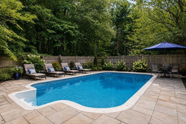 30 Edgewood Ln, Marshfield, MA 02050
