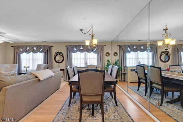 64 Dayton Ct 104, Independence Twp., NJ 07840