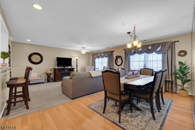 64 Dayton Ct 104, Independence Twp., NJ 07840