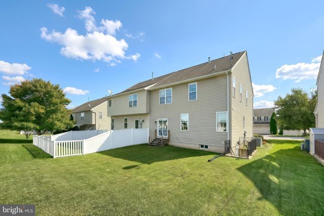 2521 VILLAGE RD, Dover, PA 17315