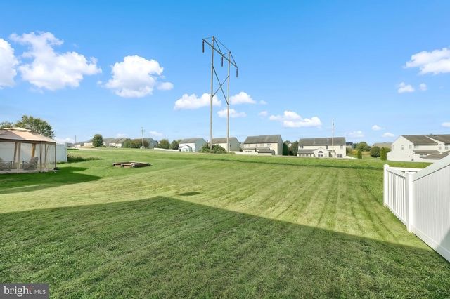 2521 VILLAGE RD, Dover, PA 17315