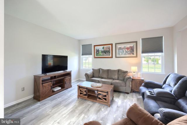 2521 VILLAGE RD, Dover, PA 17315