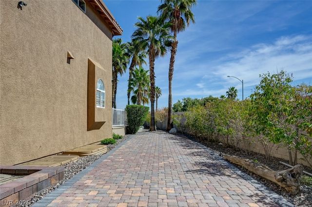 3800 Beacon Point Street, Las Vegas, NV 89129