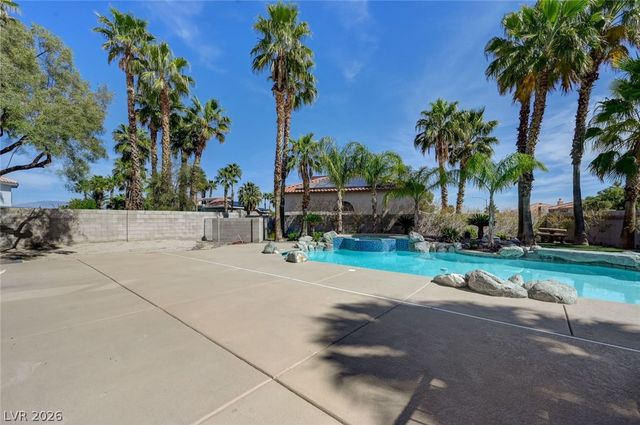 3800 Beacon Point Street, Las Vegas, NV 89129