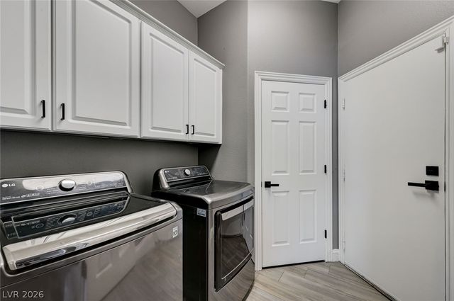 3800 Beacon Point Street, Las Vegas, NV 89129