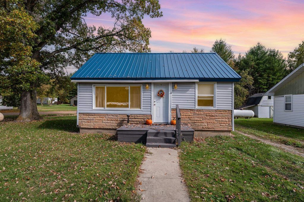 1430 Alger Court, Moffatt Twp, MI 48610