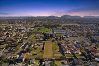 17562 Court Street, Fontana, CA 92336