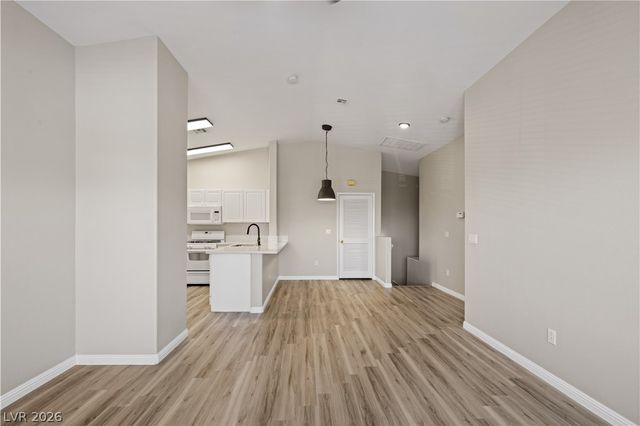 8777 Roping Rodeo Avenue 101, Las Vegas, NV 89178