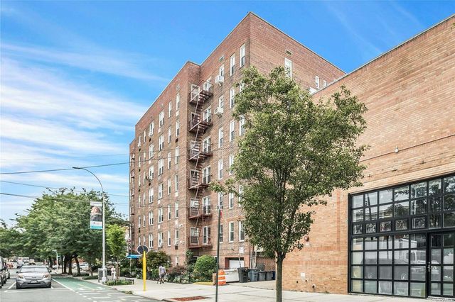 31-85 Crescent Street 410, Astoria, NY 11106