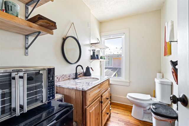 2863 NM 14 Highway, Madrid, NM 87010