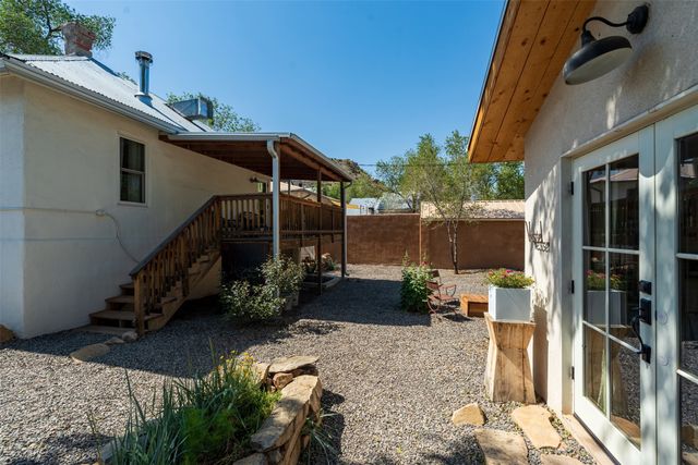 2863 NM 14 Highway, Madrid, NM 87010