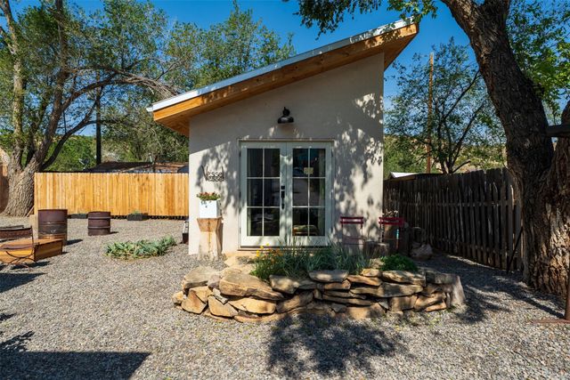 2863 NM 14 Highway, Madrid, NM 87010