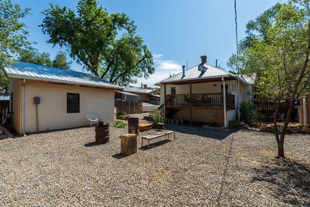2863 NM 14 Highway, Madrid, NM 87010