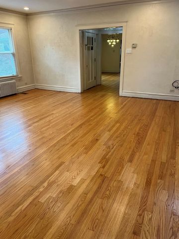 6520 N Fairfield Avenue, Chicago, IL 60645