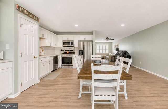 11 CANDLESTICK LN, Sicklerville, NJ 08081