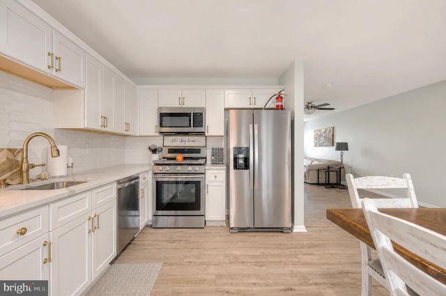 11 CANDLESTICK LN, Sicklerville, NJ 08081