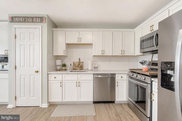 11 CANDLESTICK LN, Sicklerville, NJ 08081
