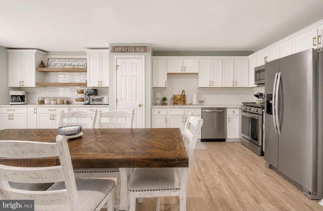 11 CANDLESTICK LN, Sicklerville, NJ 08081
