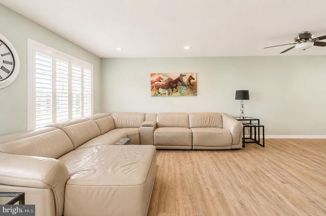 11 CANDLESTICK LN, Sicklerville, NJ 08081