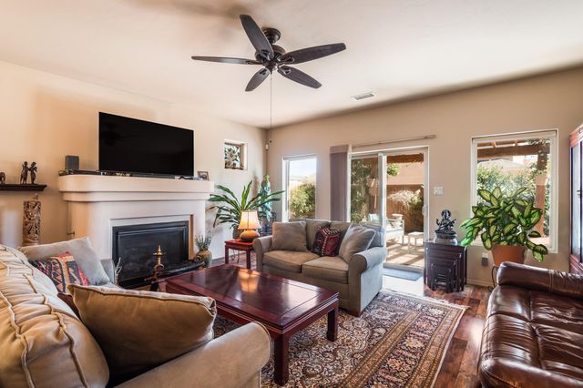 711 Firewheel Loop SW, Los Lunas, NM 87031