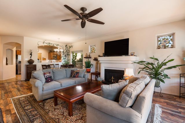 711 Firewheel Loop SW, Los Lunas, NM 87031